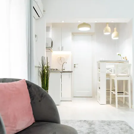 Best Central Old Town - Bright Studio Bucareste